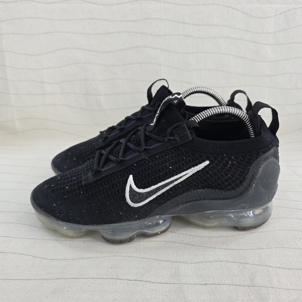 Nike Womens Air VaporMax Flyknit Black Speckled Sneakers Shoes DC4112-002 Size 8 - Picture 2 of 13
